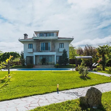Villa Spectacular